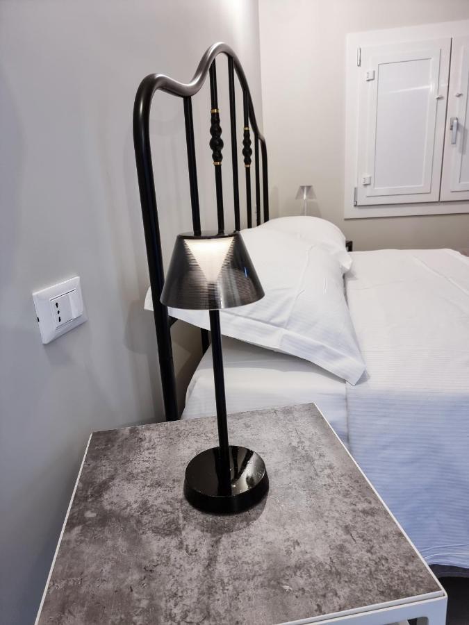 Civico 33 Bed & Breakfast สกาเลอา ภายนอก รูปภาพ