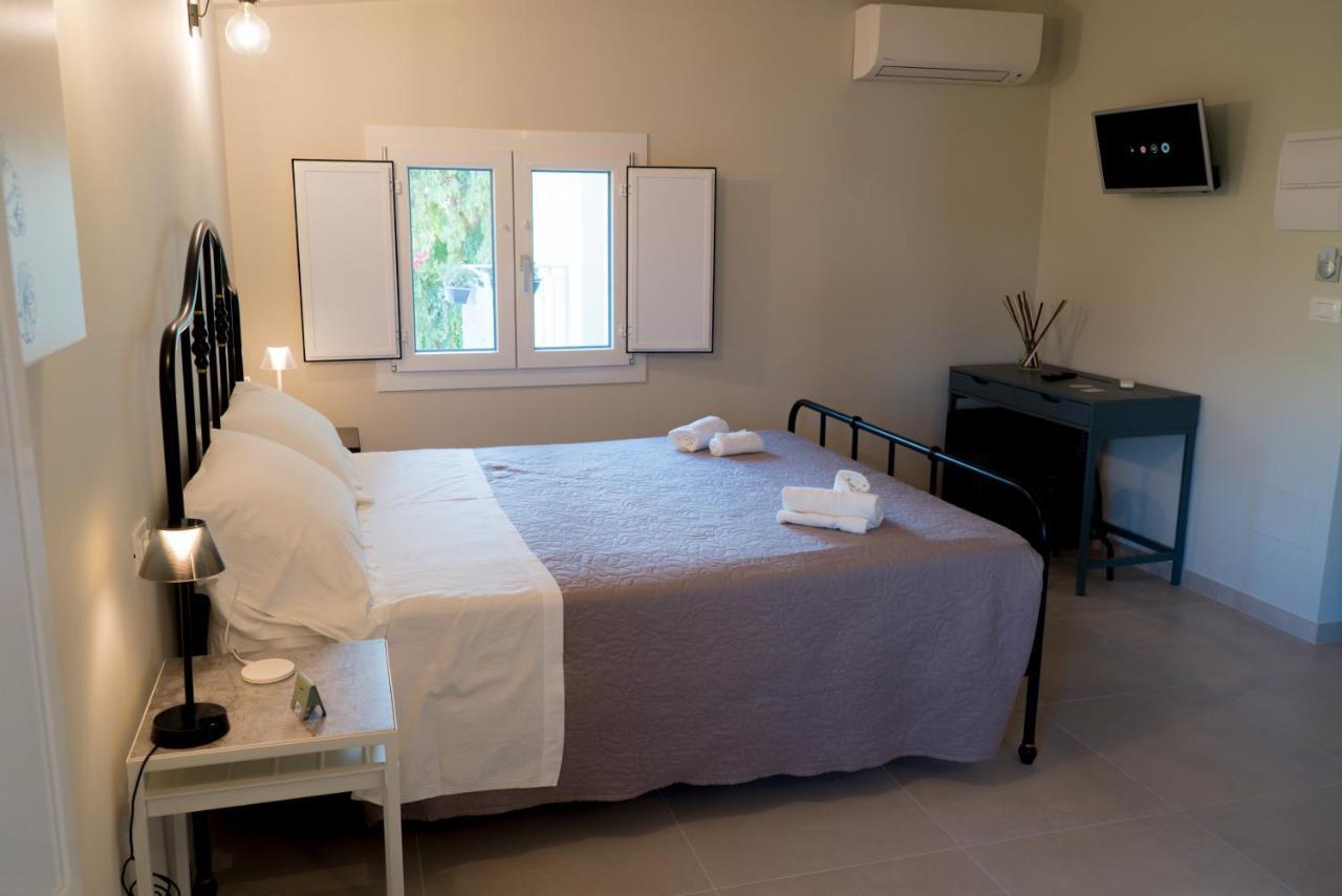 Civico 33 Bed & Breakfast สกาเลอา ภายนอก รูปภาพ